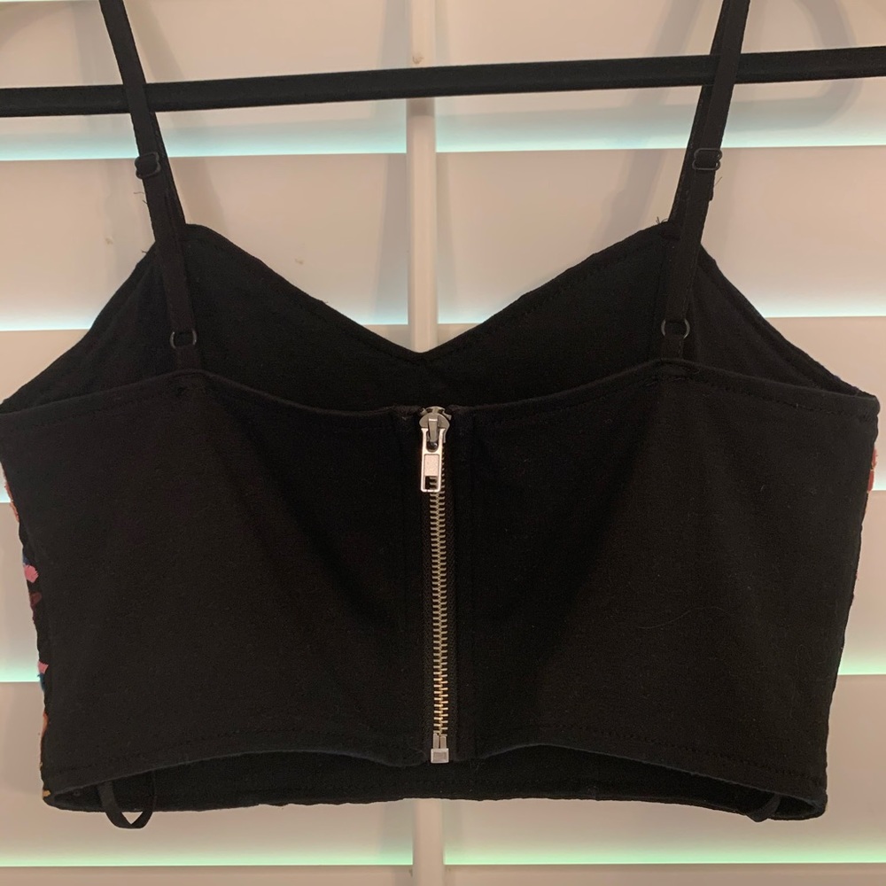 Embroidered Tank Top - Picture 5 of 6